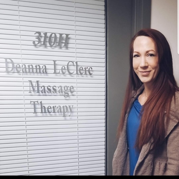 Meet your Posher, Deanna - Picture 1 of 1